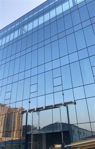 Търговска окачена стена